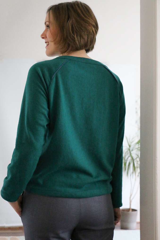 Grüner Pullover - Burda - Schneidersitz